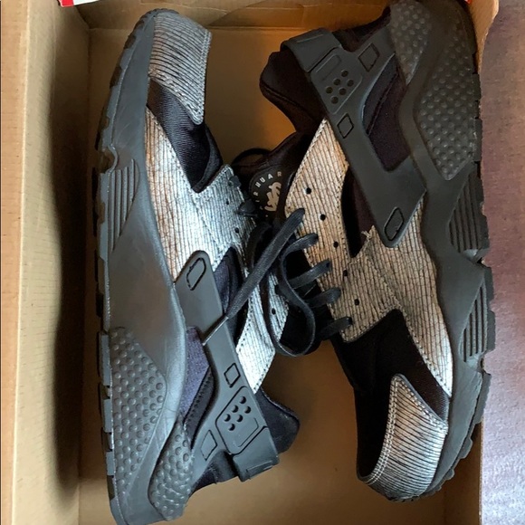 Nike Shoes - Nike Air Huarache - Women’s